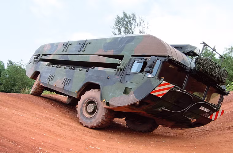 “Với hợp đồng sản xuất và hỗ trợ xuất khẩu M3, General Dynamics một lần nữa đã chứng minh chất lượng và hiệu suất vượt trội của các hệ thống hổ trợ công binh do chúng tôi phát triển và chúng có thể phục vụ và đáp ứng mọi yêu cầu từ nhiều thị trường khác nhau”, Tiến sĩ Thomas Kauffmann – Đại diện bộ phận kinh doanh và dịch vụ quốc tế của General Dynamics Land Châu Âu cho biết. Nguồn ảnh: blogspot.dk.