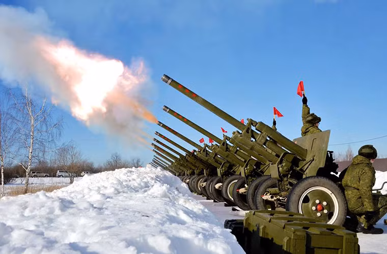 Từ năm 1942-1945, Liên Xô đã cho chế tạo khoảng 48.000 khẩu ZiS-3 biến mẫu pháo này trở thành mẫu pháo chống tăng được Liên Xô chế tạo nhiều nhất trong lịch sử. Trong khi đó Su-76 và Su-76M cũng không hề kém cạnh với 14.000 đơn vị được chế tạo. Nguồn ảnh: extravital.net.