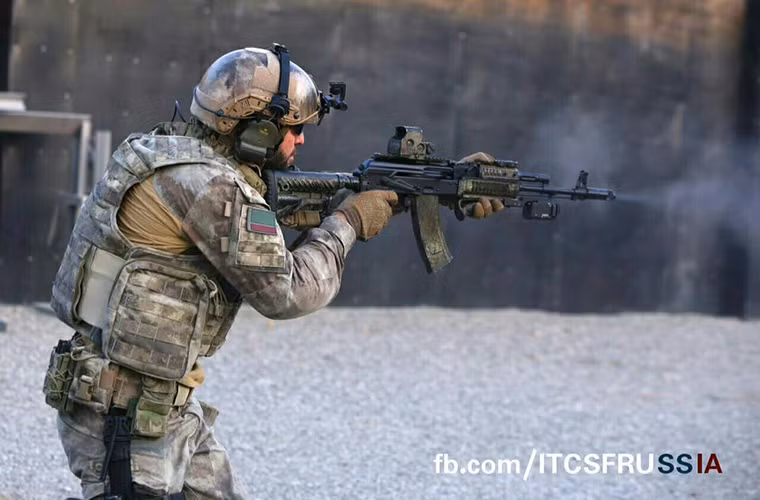 Trong khi đó phía Nga cũng đang mở rộng trung tâm đào tạo lực lượng đặc biệt tại Gudermes dự kiến sẽ hoàn tất vào năm 2018 với khu phức hợp hơn 400 hecta với ít nhất 40 tòa nhà hổ trợ huấn luyện cả tác chiến chống khủng bố trong khu vực đô thị. Đây là một lợi thế khi Trung Quốc cử các đoàn đặc nhiệm chống khủng bố sang Nga để huấn luyện. Nguồn ảnh: trmilitary.com.