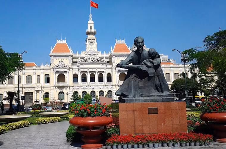 “Liên đảng Cách mạng Việt Nam” âm mưu đánh bom tượng đài Bác Hồ ở thành phố Hồ Chí Minh và gây bạo loạn tại thành phố này vào tháng 3/1993. Từ năm 1992 chúng đã đưa người về Việt Nam để cài cắm, móc nối… Ảnh: Panoramio.com. Nguồn ảnh: VOV.