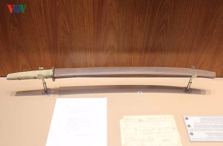 Lực lượng công an thường được ví như thanh bảo kiếm sắc bén bảo vệ Đảng và chế độ. Trong ảnh là thanh gươm Quyết thắng mà Hồ Chủ Tịch tặng 1 đơn vị công an có nhiều thành tích diệt tề, trừ gian năm 1949. Nguồn ảnh: VOV.