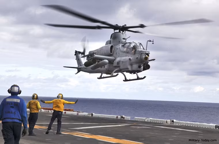 AH-1Z được phát triển và hoàn thiện nhằm đáp ứng nhu cầu tác chiến của LTĐB Mỹ trong môi trường chiến tranh hiện đại khi các dòng trực thăng vũ trang ngày càng đóng vai trò sống còn trên chiến trường. Và LTĐB Mỹ cần tới ít nhất 189 chiếc AH-1Z trong giai đoạn từ nay đến trước năm 2020. Nguồn ảnh: military-today