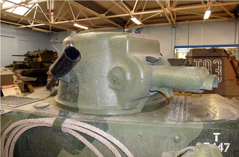 Trong suốt Chiến tranh Thế giới thứ 2, Quân đội Anh sở hữu khoảng 140 chiếc Matilda I. Tất cả đều bị loại khỏi vòng chiến ngay trong giai đoạn đầu của cuộc chiến và chỉ có một số ít còn sót lại sau chiến tranh. Đây cũng là kết quả tất yếu cho thiết kế vội vàng của Matilda I và bản thân nó chỉ là một mẫu vũ khí đầy khiếm khuyết. Nguồn ảnh: arms-expo.