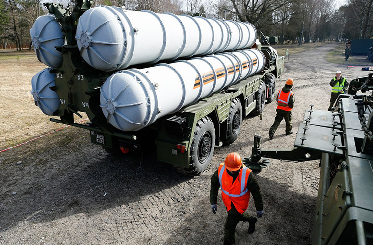 Tuy nhiên để có được sức mạnh đó không thể không nói đến các loại đạn tên lửa đặc biệt dành cho các tổ hợp tên lửa phòng không này như 40N6, 48N6DM của S-400 hay 64N6 và 96L6E của S-300PMU-1. Dĩ nhiên để tạo nên các loại đạn tên lửa này cũng không hề dễ dàng nhất là tại nhà máy Avangard nơi duy nhất chế tạo đạn tên lửa S-400 tại Nga. Nguồn ảnh: Therussophile.Org.