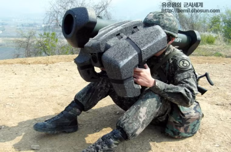 Tổng khối lượng của tổ hợp khoảng 24kg. Nguồn ảnh: warfiles.ru.