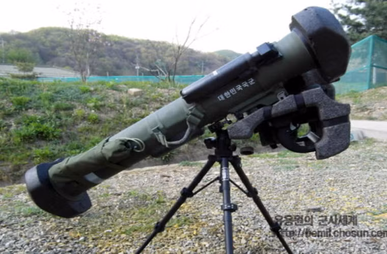 Công nghệ đầu dò mới cho phép tên lửa Hyeongung có khả năng kháng nhiễu cao. Nguồn ảnh: warfiles.ru.