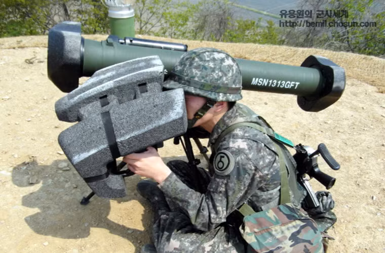 Theo giới thiệu của LIG Nex1, tên lửa Hyeongung có tầm bắn tới 2,5km với 2 chế độ bắn chính là bắn thẳng trực tiếp trong tầm nhìn hoặc tính toán tọa độ để tấn công mục tiêu từ trên cao. Nguồn ảnh: warfiles.ru.