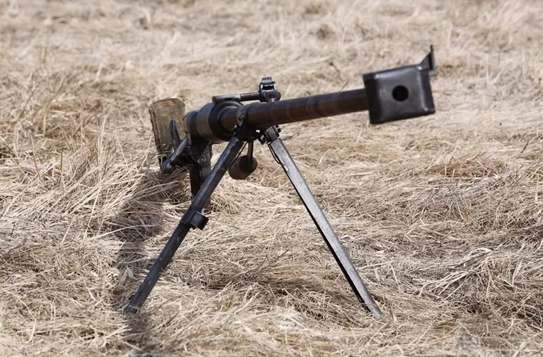 Dù có nhiều thiếu sót nhưng nhìn chung PTRD-41 vẫn được đánh giá là một mẫu vũ khí chống tăng hiệu quả trên chiến trường nhất là trong cận chiến, và cũng không hiếm những trường hợp xạ thủ PTRD-41 của Liên Xô bắn hạ những chiếc siêu tăng của Đức trong CTTG 2 ở cự ly gần. Nguồn ảnh: LiveJournal.