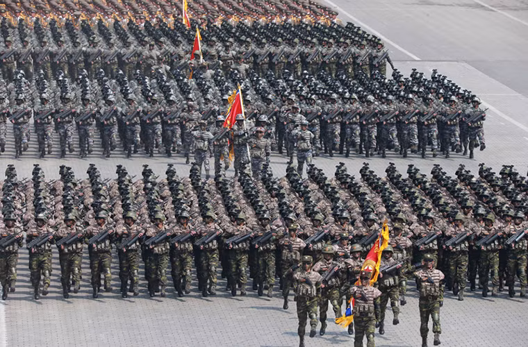 Dù vậy Triều Tiên cũng đã cho thấy sự tiến bộ của mình trong việc tái xây dựng lực lượng vũ trang theo một hướng đi mới nhất là tại các đơn vị tác chiến đặc biệt của nước này. Họ được trang bị tốt hơn quân đội nhiều nước ngay cả khi đang trong tình trạng bị cấm vận. Nguồn ảnh: DS.