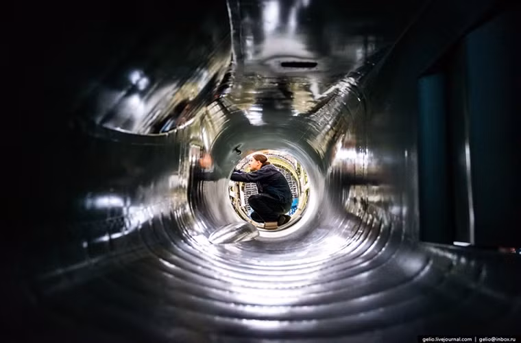 Sau khi hoàn tất quá trình lắp ráp tại Novosibirsk, một chiếc Su-34 hoàn chỉnh sẽ được chuyển tới khu thử nghiệm bay cũng thuộc nhà máy này cách đó 170km để trải qua quá trình nghiệm thu cuối cùng. Nguồn ảnh: arms-expo.