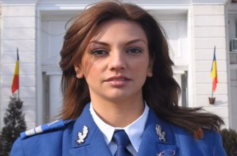 #1: Nữ quân nhân Romania