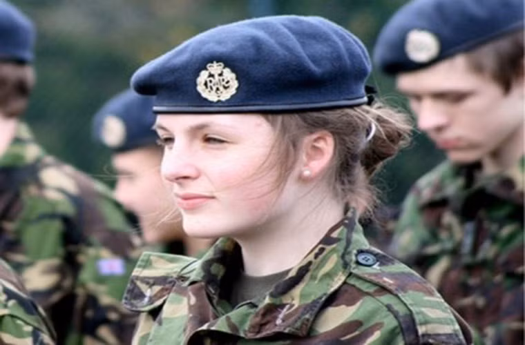 #7: Nữ quân nhân Anh