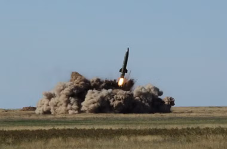 Loại tên lửa này được trang bị chủ yếu trong các nước thuộc Liên Xô (cũ) và vài nước Đông Âu. Trong đó, Ukraine sở hữu số lượng bệ phóng Tochka lớn thứ 2 (90 bệ) sau Nga (220 bệ).