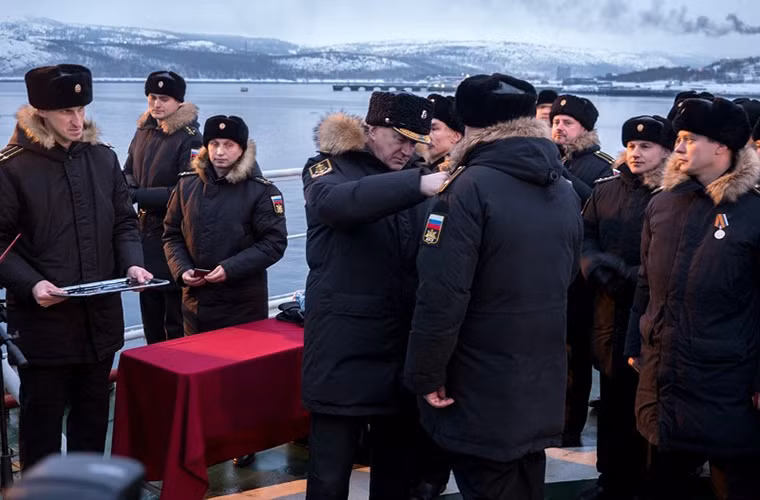 Bên cạnh đó, nó còn được trang bị một hải pháo nòng đôi 130mm AK-130 và 6 tổ hợp vũ khí đánh chặn tầm gần AK-630. Vận hành tuần dương hạm này là thủy thủ đoàn hơn 480 người con số này có thể giảm xuống sau khi các tàu Slava được nâng cấp với hệ thống tự động hóa nhiều hơn trước. Nguồn ảnh: Bộ Quốc phòng Nga.