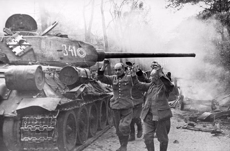 Dù vậy sau tất cả, các đơn vị Beutepanzer vẫn không thể giúp Đức dành được chiến thắng sau những tổn thất nặng nề ở cả hai mặt trận phía đông và phía tây Châu Âu. Và những công nghệ quân sự mà Đức có được từ kẻ thù cũng hữu dụng trong giai đoạn đầu của cuộc chiến. Nguồn ảnh: wio.ru.