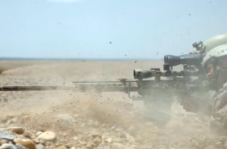 Súng có tầm bắn hiệu quả lên tới 1,8km, trong khi tầm bắn tối đa lên tới hơn 2,6km.