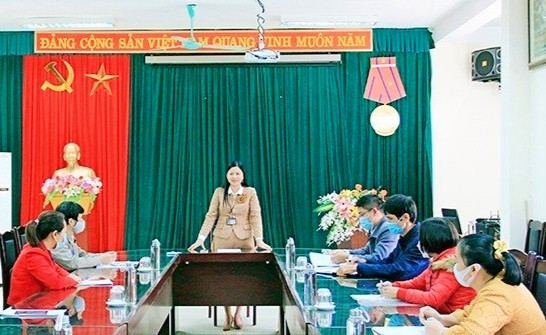 Thay giao Vat ly toa sang noi nui rung Tay bac-Hinh-3