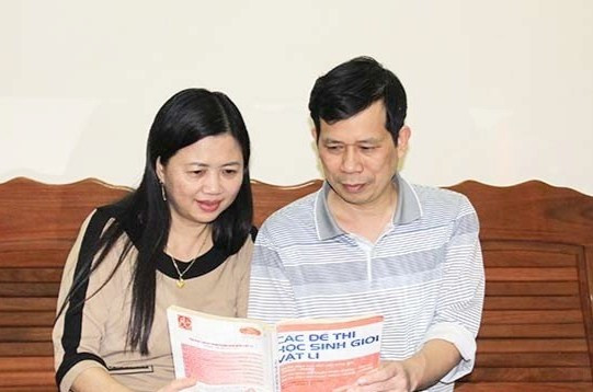 Thay giao Vat ly toa sang noi nui rung Tay bac-Hinh-2