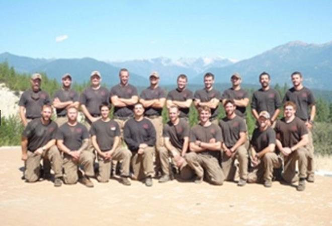 Theo nguồn tin của chính phủ, một cánh rừng gần thị trấn Yarnell đã bị cháy, để ngăn chặn ngọn lửa lan vào thị trấn, những người lính này đã được huy động đến làm nhiệm vụ. Nhưng vì lửa lan quá nhanh, 19 người lính cứu hỏa đã không may hy sinh.