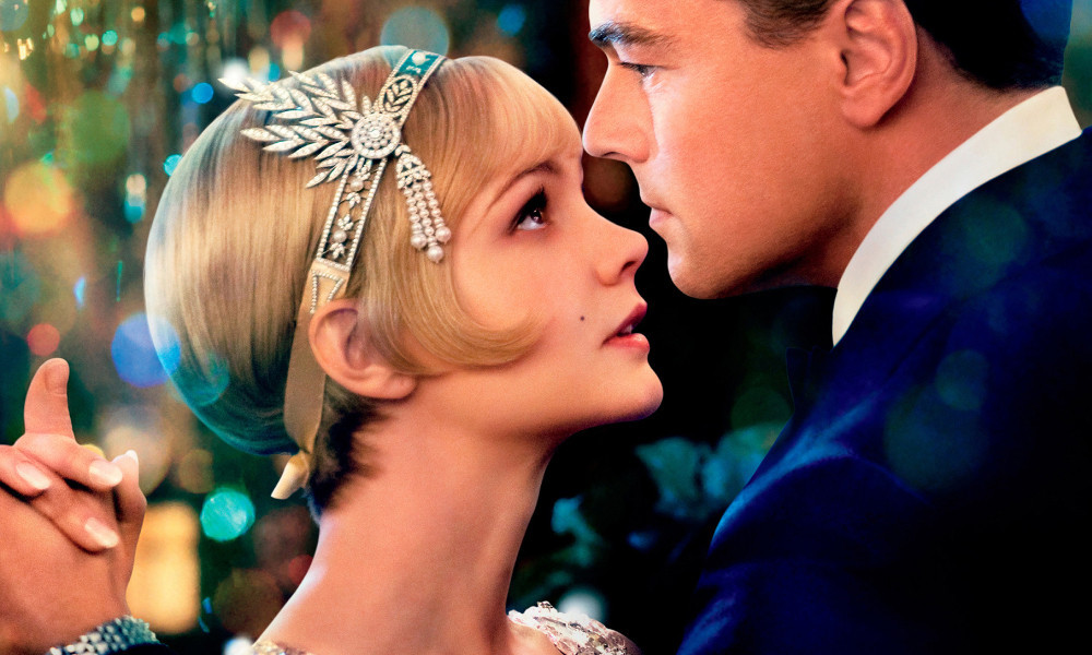 Carey Mulligan trong vai Daisy và Leonardo DiCaprio đóng vai Jay Gatsby trong phim 'The Great Gatsby'. Ảnh: Emaze