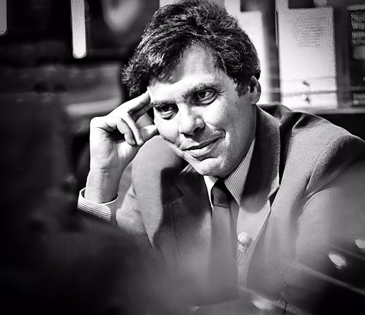 Tác giả Neil Postman.
