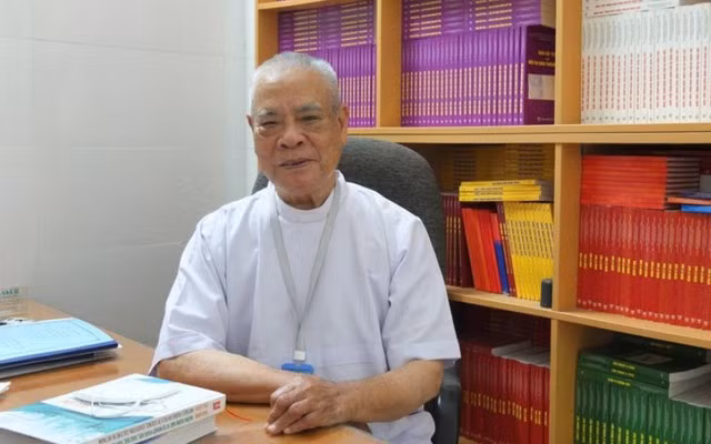 GS Văn Tần - BS tách cặp song sinh Việt - Đức qua đời ở tuổi 92 GS Van Tan - BS tach cap song sinh Viet - Duc qua doi o tuoi 92