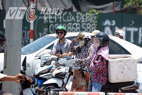 Nguoi Ha Noi cuong cuong vuot den do vi nang nong ky luc-Hinh-2