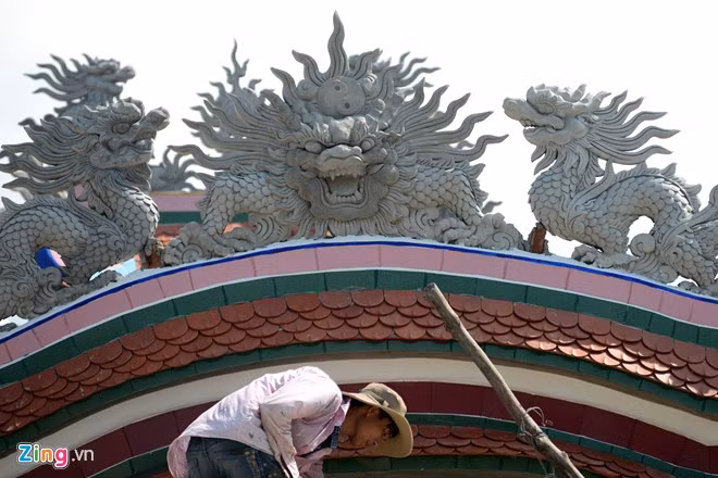 Nghich mat lang mo nguy nga cua cu dan lang chai ngheo-Hinh-5