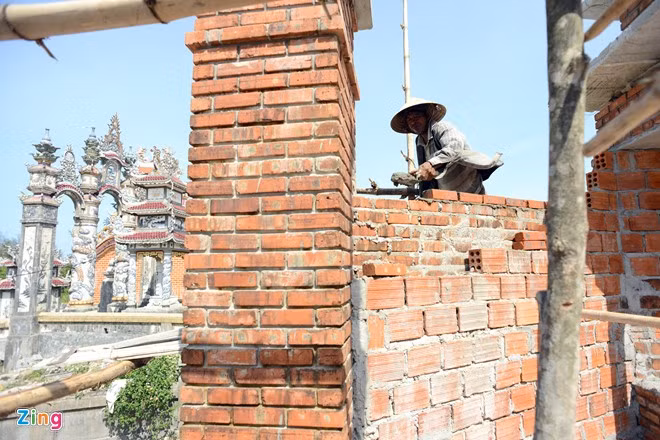 Nghich mat lang mo nguy nga cua cu dan lang chai ngheo-Hinh-4