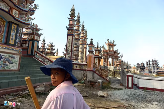 Nghich mat lang mo nguy nga cua cu dan lang chai ngheo-Hinh-14