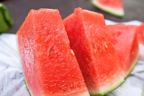 Nhung loai qua tre khong nen an khi thoi tiet nang nong-Hinh-2