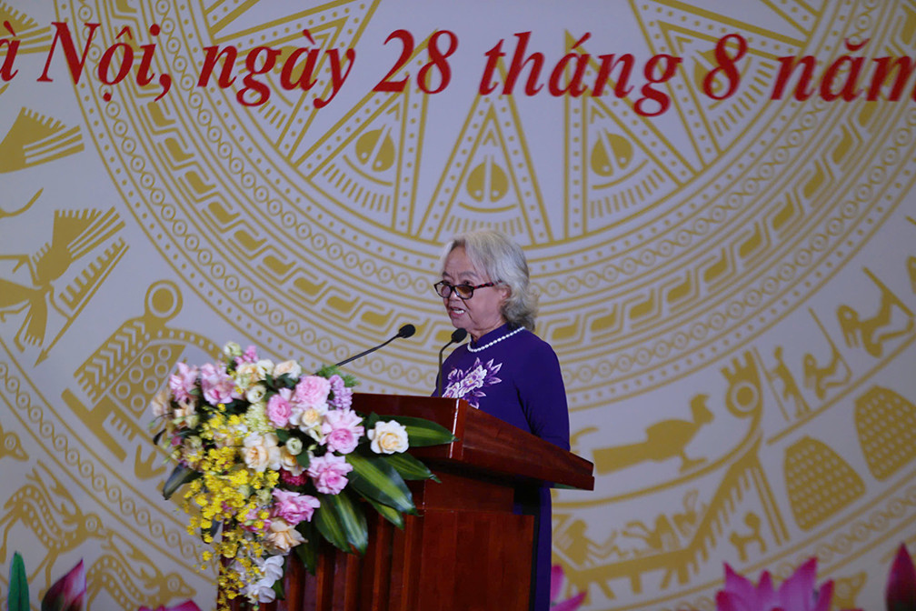 PGS.TS Nông nghiệp, NGND.AHLĐ thời kỳ đổi mới Nguyễn Thị Trâm chia sẻ: "Tôi xin bày tỏ lòng biết ơn chân thành và sâu sắc tới Học viện Nông nghiệp Việt Nam. Nơi đây, đã dạy tôi học những kiến thức cơ bản nhất về nông nghiệp, cho tôi giảng dạy các thế hệ sinh viên và cho phép tôi tự làm công việc thuộc sở trường của mình khi đã hết tuổi lao động. Xin trân trọng cảm ơn Hội giống Cây trồng Việt Nam, Liên hiệp Hội Khoa học kỹ thuật VN, Bộ NN&amp;PTNT luôn tin tưởng, khuyến khích, hỗ trợ về mọi mặt để tôi làm nghiên cứu, chuyển giao kết quả nghiên cứu ra sản xuất lớn... 