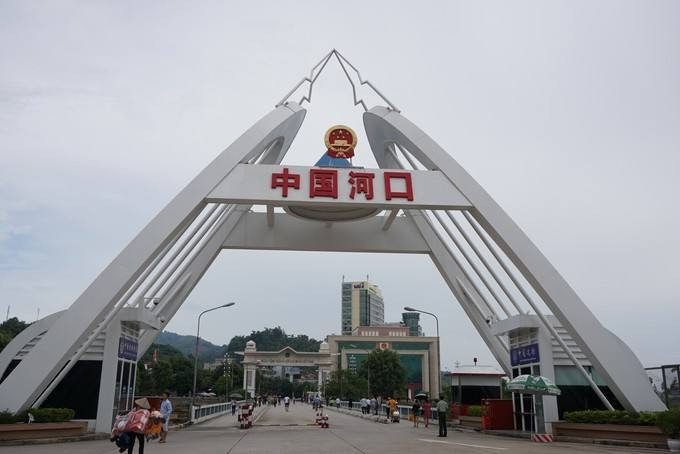 Vụ thảm sát cả gia đình anh Vàng Mí Xay, bắt cóc trẻ em xảy ra năm 2007 thực sự đã gây rúng động tỉnh Hà Giang về nạn buôn người qua biên giới. Vụ án đã để lại một sự day dứt khôn nguôi trong lòng những cán bộ công an và chiến sĩ biên phòng đang làm nhiệm vụ nơi địa đầu tổ quốc. Nỗi đau, sự day dứt đó đã thôi thúc các cơ quan chức năng tỉnh Hà Giang khẩn trương vào cuộc để tiến hành tìm kiếm, giải cứu các cháu bé bị bắt cóc qua biên giới. (Ảnh minh họa, nguồn internet)