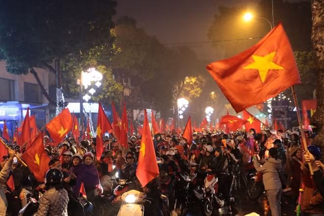 Theo hồ sơ vụ án, trong lúc cả nước đang cuồng nhiệt cổ vũ cho trận chung kết giải vô địch U23 châu Á giữa đội tuyển Việt Nam và Uzbekistan thì các cán bộ Phòng Cảnh sát điều tra tội phạm về trật tự xã hội (PC45) Công an tỉnh Lâm Đồng lại lặng lẽ phối hợp với Công an huyện Di Linh và các đơn vị chức năng quyết tâm dồn sức làm sáng tỏ sự mất tích đầy bí ẩn của anh Võ Thành Tuấn (27 tuổi), ngụ tại thôn Đồng Lạc 1, xã Đinh Lạc, huyện Di Linh. (Ảnh minh họa, nguồn internet) 