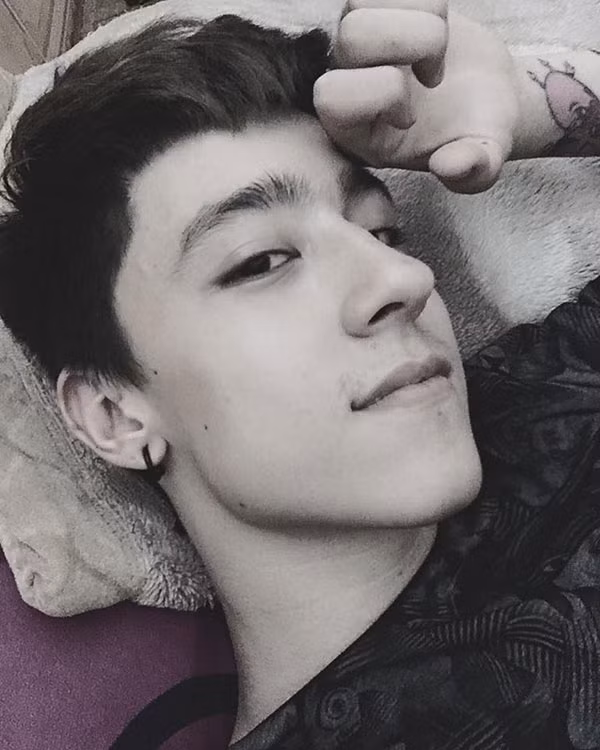 Nhận được sự quan tâm của thành viên mạng, đặc biệt là nhiều bạn nữ, Việt Thiện cảm thấy rất vui và hạnh phúc. Tuy nhiên, vì công việc khá bận rộn nên chàng trai này vẫn chưa thể đáp trả được hết sự yêu mến chân thành của nhiều người dành cho mình.