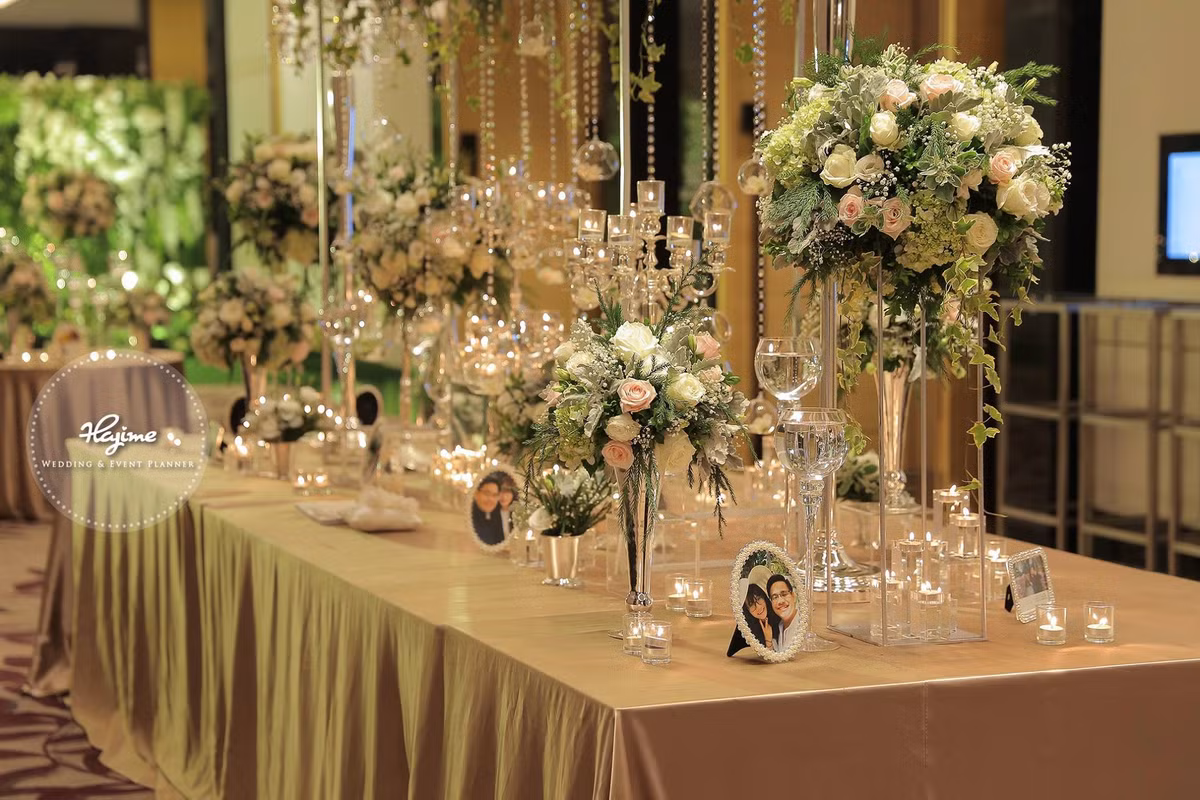 Chương trình còn diễn ra hàng loạt các hoạt động vệ tinh thu hút các cặp đôi như: Album cưới tập thể, cuộc thi tìm kiếm cặp đôi đẹp nhất mùa cưới HWP Perfect Couple…