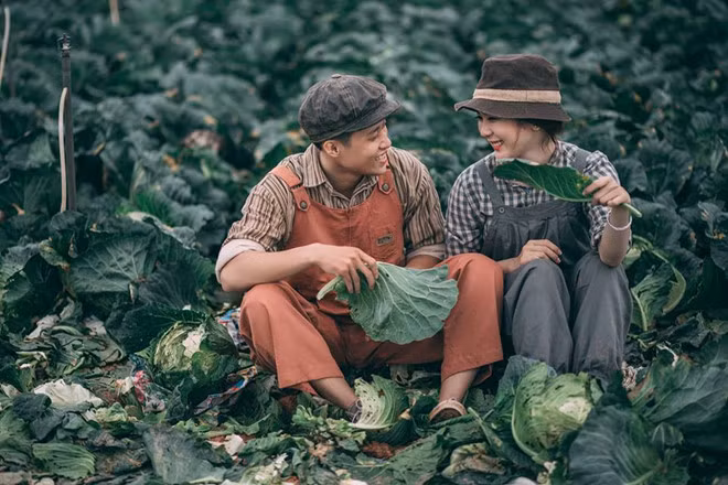 Xuân Tươi tâm sự cô thích bộ ảnh bởi sự tự nhiên, nhẹ nhàng. Nó thể hiện đúng chất bình dị và mong ước về cuộc sống êm đềm cả hai mong muốn khi về chung một nhà.