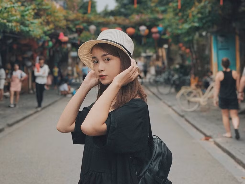 9X cho biết: "Mình quyết định bảo lưu kết quả đại học vì cảm thấy chưa thực sự hứng thú. Mặc dù hiện tại có thể tự lập với công việc này, mình biết cần phải cố gắng nhiều hơn".