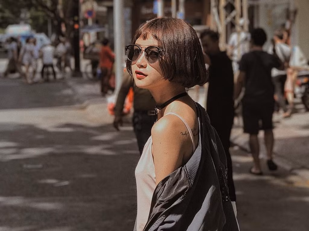 Hân cho rằng mình không phù hợp hình ảnh gợi cảm. Hiện cô theo đuổi phong cách trẻ trung, cá tính và mặc những gì mình thấy tự tin, thoải mái nhất.