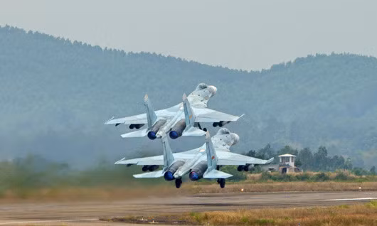 Thông tin đặc biệt liên quan tới các máy bay Su-27 và Su-30MK2 được đề cập tới trong bài viết "Đam mê sáng tạo, cống hiến" đăng tải ngày 11/11 trên báo Quân đội Nhân dân Online. Nguồn ảnh: Báo PK-KQ