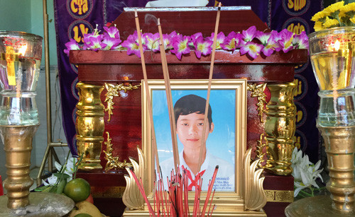 Di ảnh nam sinh Đỗ Văn Huy.