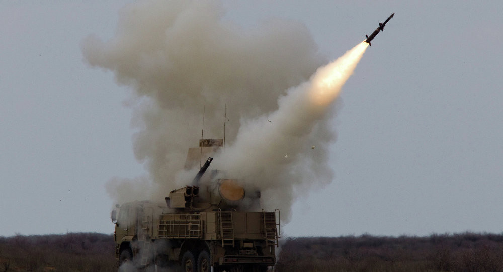 Tên lửa nặng 90kg, dài 3,2m, lắp đầu nổ nặng 20kg kiểu nổ phá mảnh, tầm bắn 20km, độ cao tác xạ 15km. Nguồn ảnh: Wikipedia