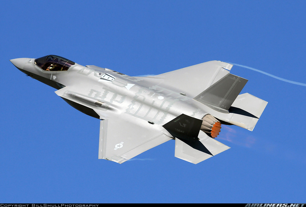 Những quốc gia như Thổ Nhĩ Kỳ, Nhật Bản, Australia, Israel... sẽ vô cùng ngạc nhiên khi phát hiện ra rằng loại tiêm kích tối tân mà họ định mua sẽ không thể cất cánh khi nhiệt độ vượt quá ngưỡng cho phép vào mùa hè. Nguồn ảnh: Airliners.net