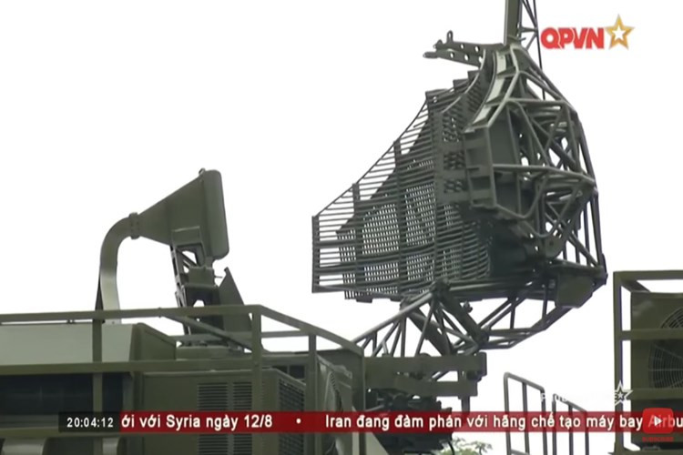 Trong ảnh là đài radar 4R45 Skala của tổ hợp tên lửa bờ 4K44 Redut thuộc biên chế Lữ đoàn 679. Ảnh: QPVN