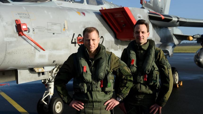 Bên cạnh đó, Không quân Đức không đáp ứng yêu cầu của khối NATO về số giờ bay tối thiểu (180 giờ bay) của mỗi phi công. Nguồn ảnh: Wikipedia