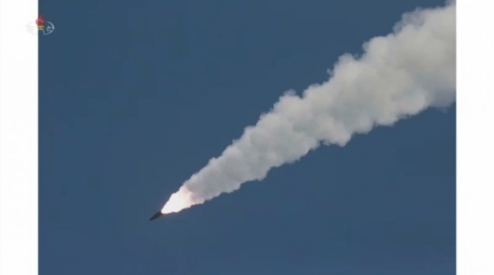 Đường bay của tên lửa đạn đạo thế hệ mới. Nguồn ảnh: KCNA