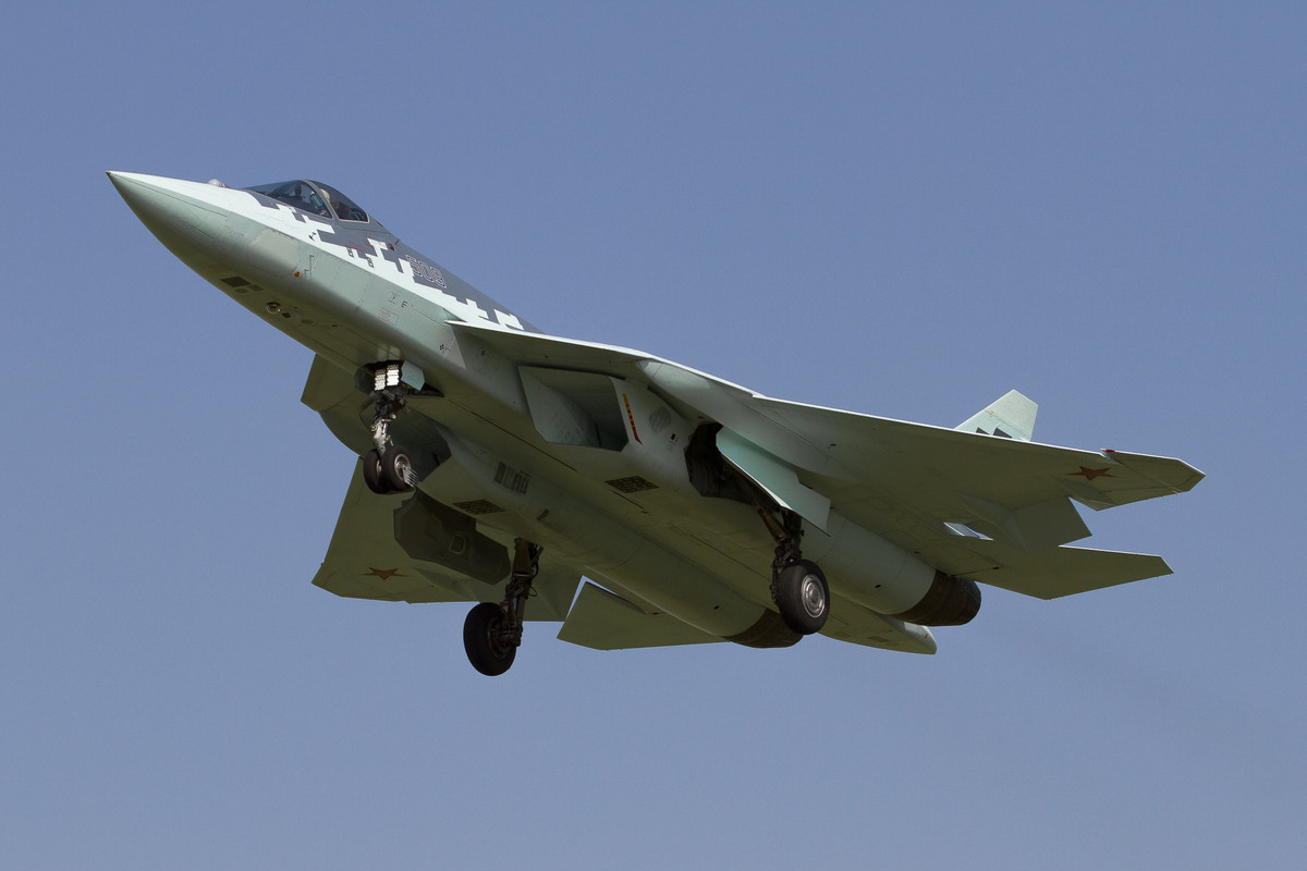 Dù vậy, khả năng tàng hình của máy bay chắc chắn cần phải giữ, cũng như hỏa lực của chúng, hệ thống điện tử - động cơ có thể kém hơn nhưng phải ở mức hấp dẫn nhất thì Nga mới có cơ hội xuất khẩu Su-57E. Ảnh: Wikipedia