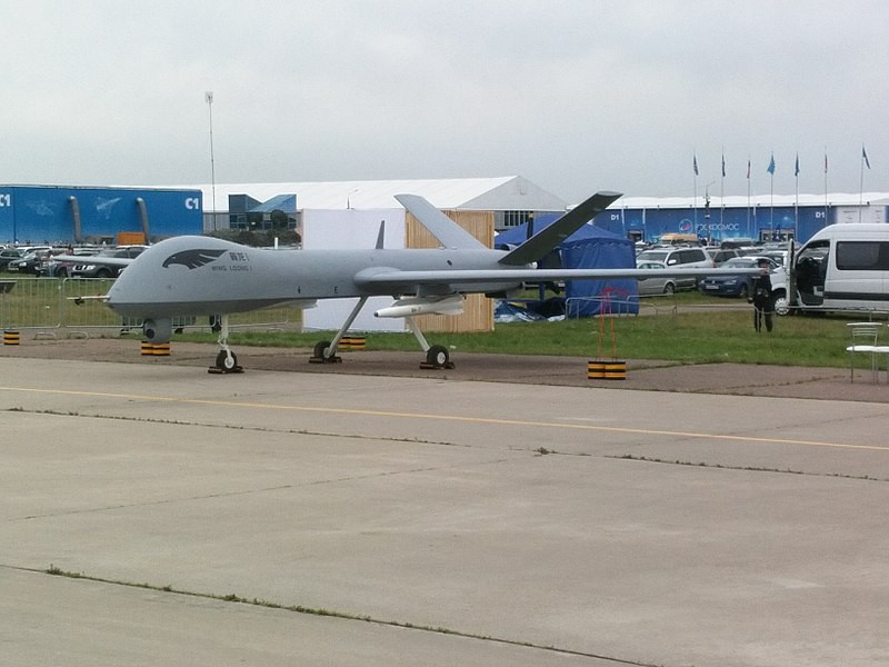 Đáng kinh ngạc là Kazakhstan và Uzberkistan - nước cộng hòa thuộc Liên Xô năm xưa trong các năm 2012-2016 đã nhập khẩu và trang bị số lượng nhỏ dòng UAV trinh sát - tấn công tầm xa, độ cao trung bình Thành Đô Pterodactyl I hay còn gọi là Wing Loong - sản phẩm sao chép loại MQ-9 của Mỹ.