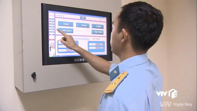 Ưu điểm vượt trội của ELM-2288ER là có khả năng xử lý xung dopple kết hợp và lái chùm tia kỹ thuật số theo góc tà, cho phép nó đồng thời vừa quét vòng 3600, vừa quét tập trung vào một khu vực xác định nhằm bám sát các tốp mục tiêu nguy hiểm. Nguồn ảnh: VTV