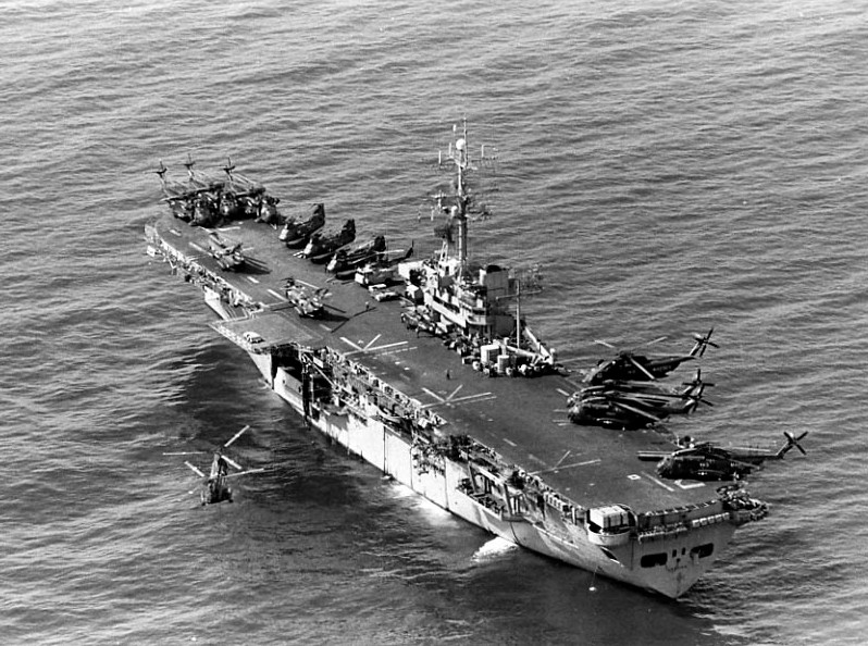 Ngoài các hoạt động trên biển, Mỹ triển khai máy bay trực thăng CH-53 và vận tải cơ C-130 chuyển thiết bị quét mìn hiện đại tới sân bay Cát Bi, Hải Phòng. Số thiết bị này cung cấp cho Quân đội Nhân dân Việt Nam tự sử dụng để rà phá thủy lôi. Ảnh: Wikipedia